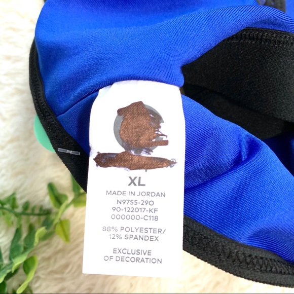 **SOLD** C9 Champion Black Racerback Sports Bra - Picture 7 of 7